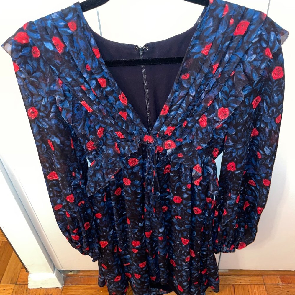 Short Dress with Pleated Details in a Floral Print